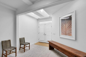 East Beach- Upscale yet comfortable with private pool